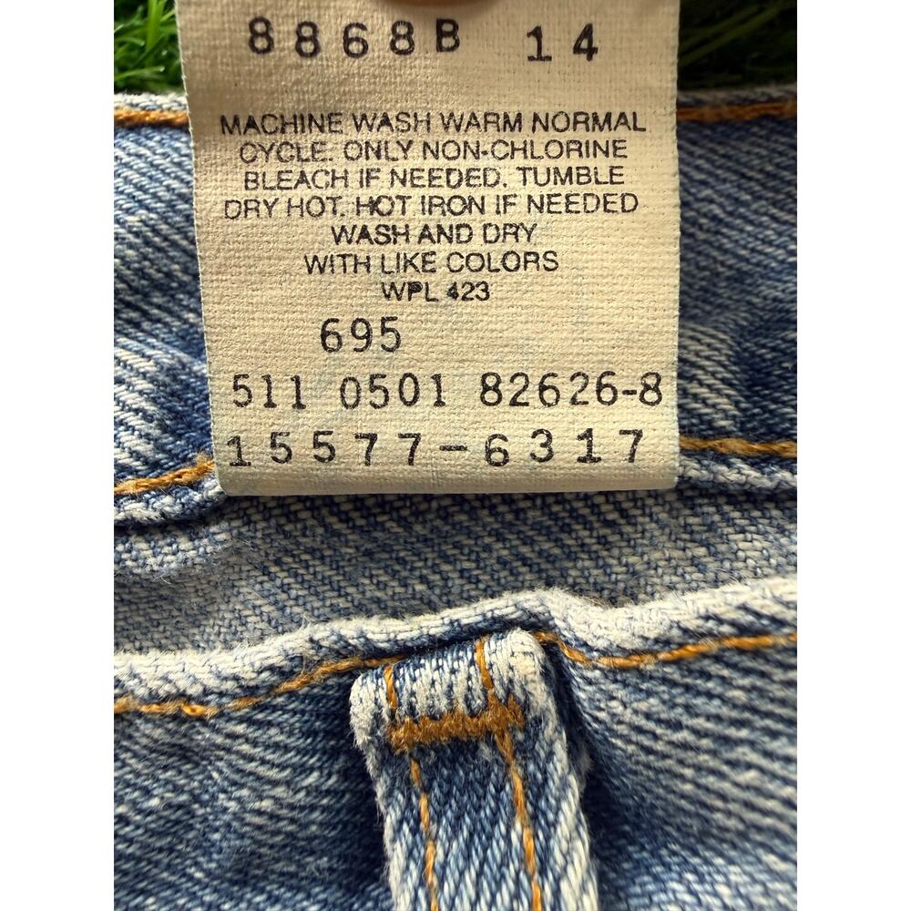 Vtg Levi’s 577 Lower Rise Loose Fit Jeans Women's 14 USA Light Wash 100% Cotton - Picture 2 of 15